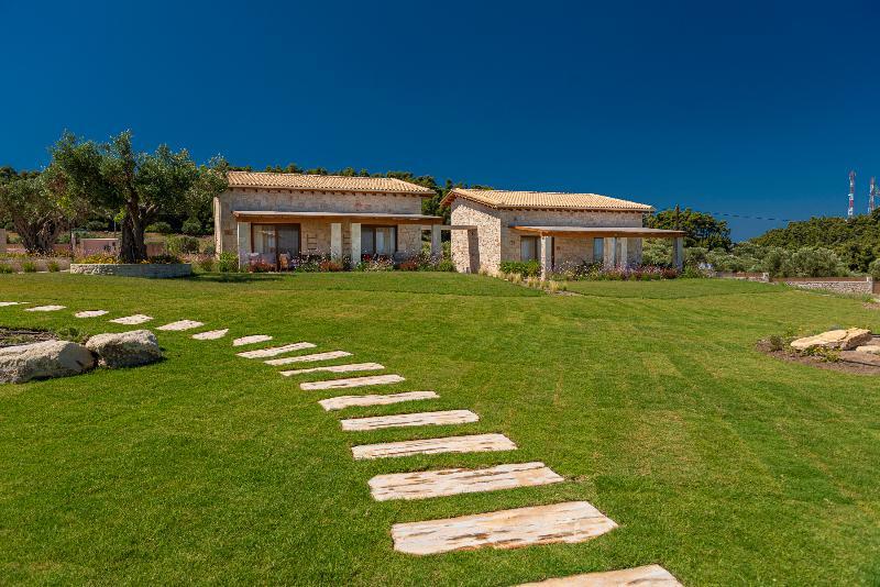 Mint Retreat Suites (Adults Only) Kalandra Exterior photo