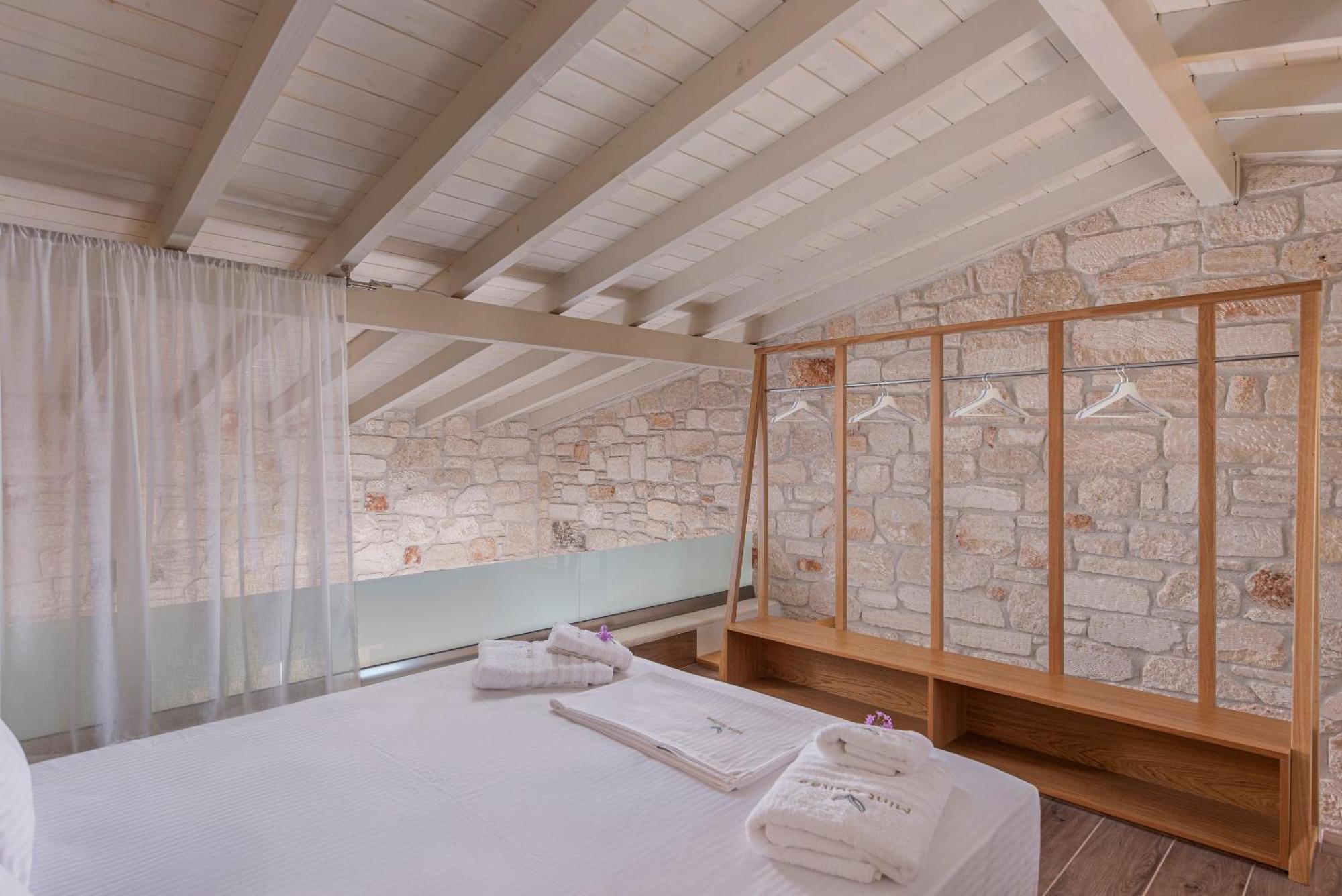 Mint Retreat Suites (Adults Only) Kalandra Room photo