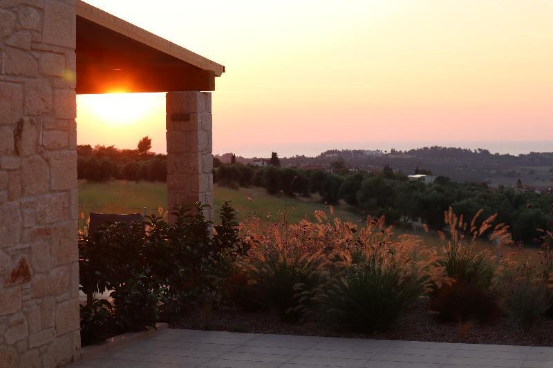 Mint Retreat Suites (Adults Only) Kalandra Exterior photo